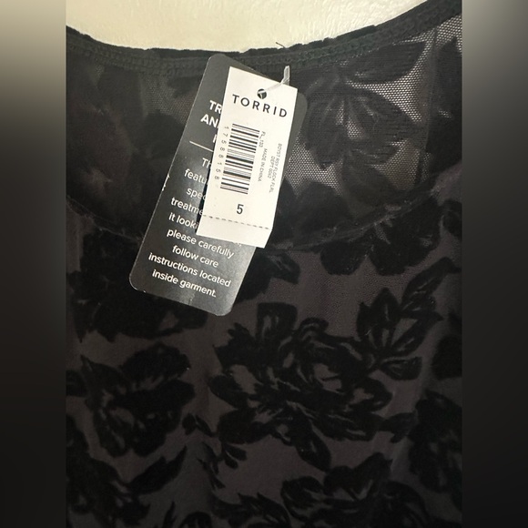 NWT Torrid Flocked Roses Black Bodysuit snap crotch Witchy Layering size 5X - Picture 5 of 13